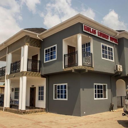 Kislas Luxury Hotel Adenta Bagian luar foto
